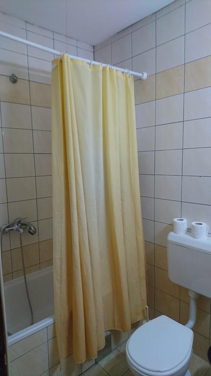Hostel Bimbo Skopje Ngoại thất bức ảnh