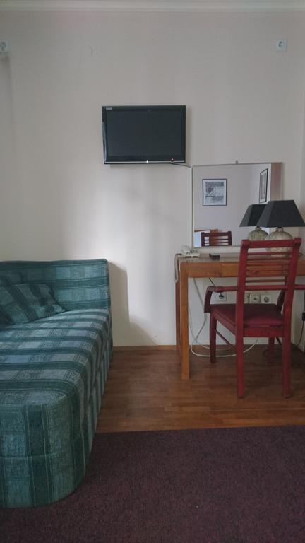 Hostel Bimbo Skopje Ngoại thất bức ảnh