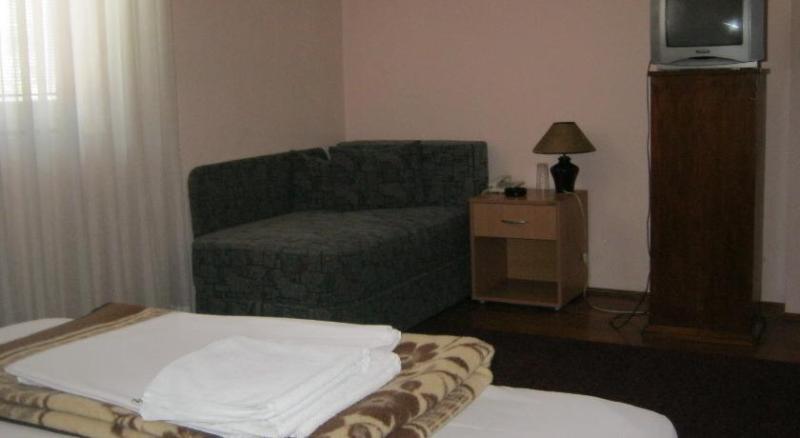 Hostel Bimbo Skopje Ngoại thất bức ảnh