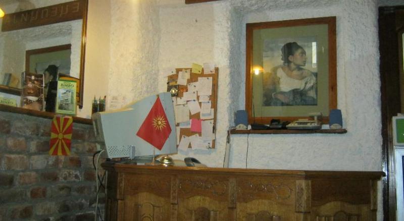 Hostel Bimbo Skopje Ngoại thất bức ảnh